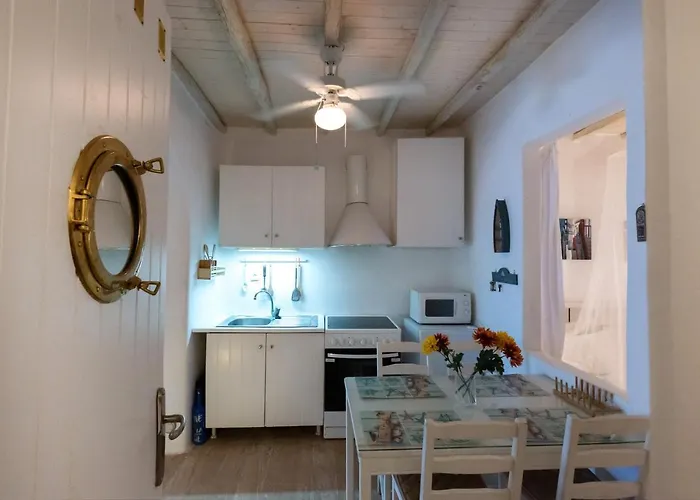 Admiralty House * Agios Ioannis Diakoftis