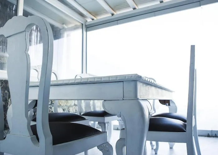 بيت للعطل Admiralty House *